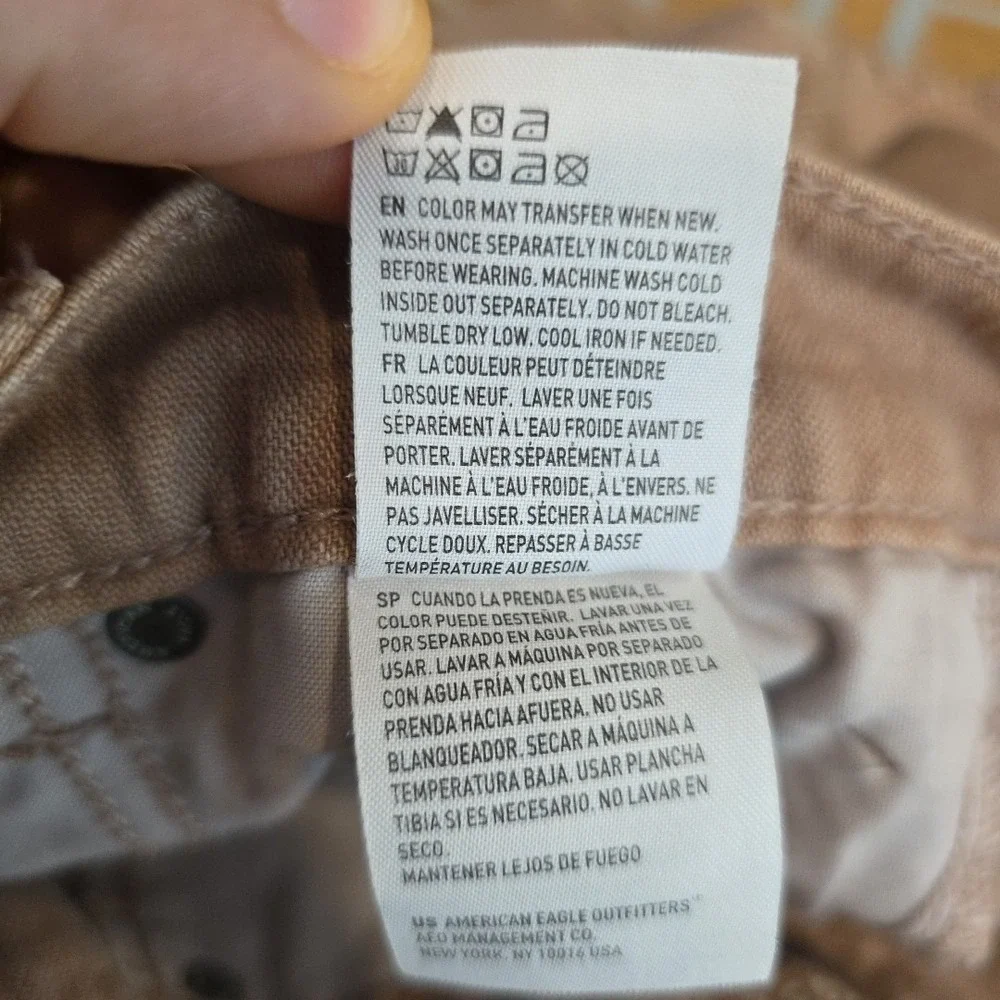 American Eagle Highest Rise Mom Distressed Brown Shorts Size 4‎
